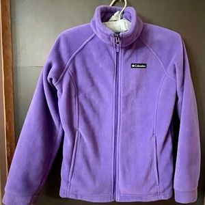 Beautiful full-zip purple fleece. Girls Sz L includes zip pockets as well